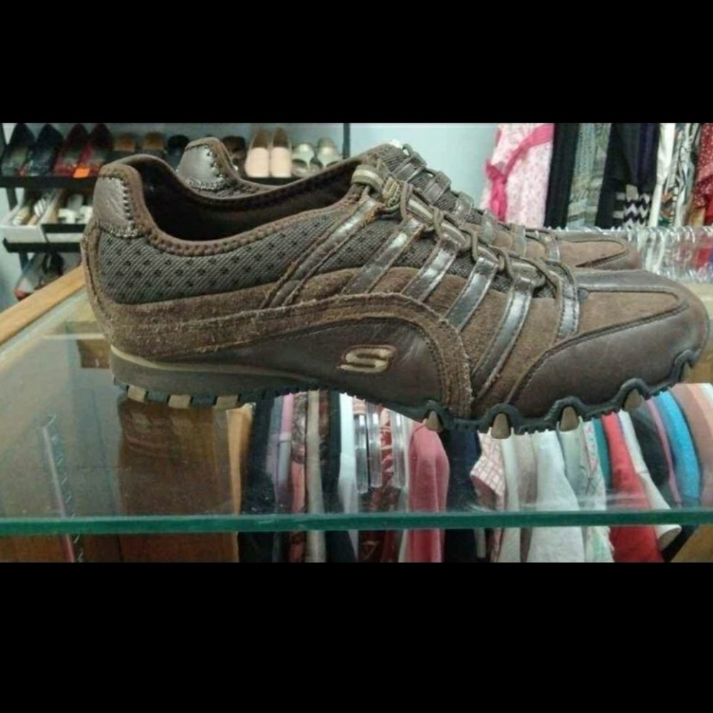 Skechers